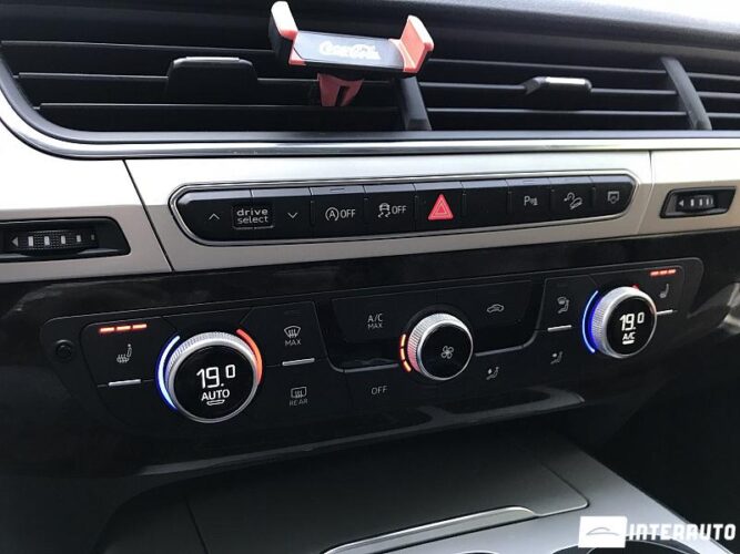 Audi Q7 51 interauto-car