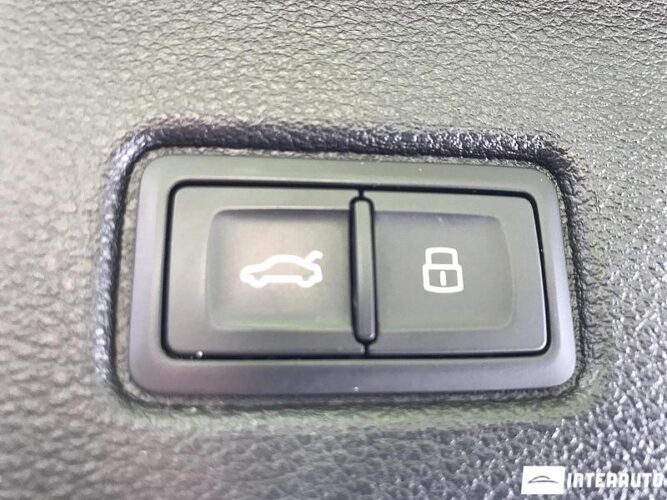 Audi Q7 63 interauto-car