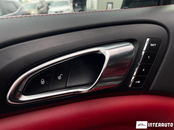 porsche Cayenne 2015