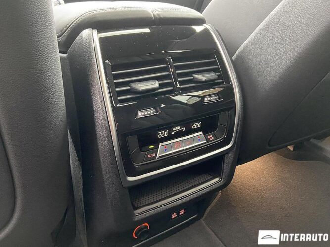 BMW X7 3.0d 67 interauto-car