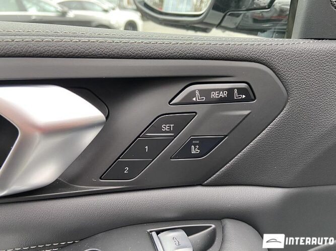 BMW X7 3.0d 48 interauto-car