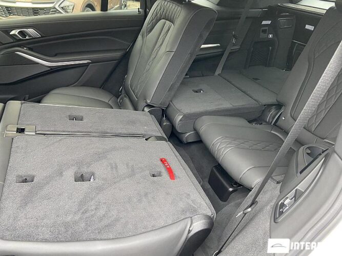 BMW X7 3.0d 70 interauto-car