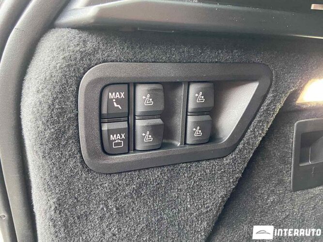 BMW X7 3.0d 74 interauto-car