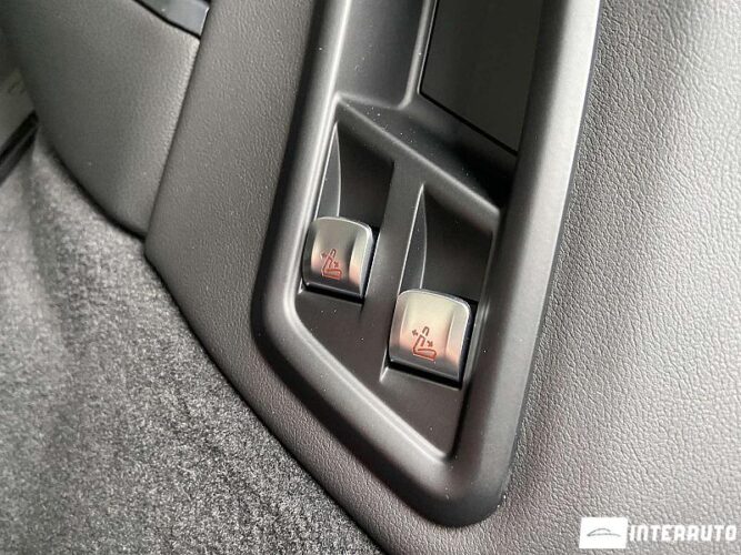 BMW X7 3.0d 71 interauto-car