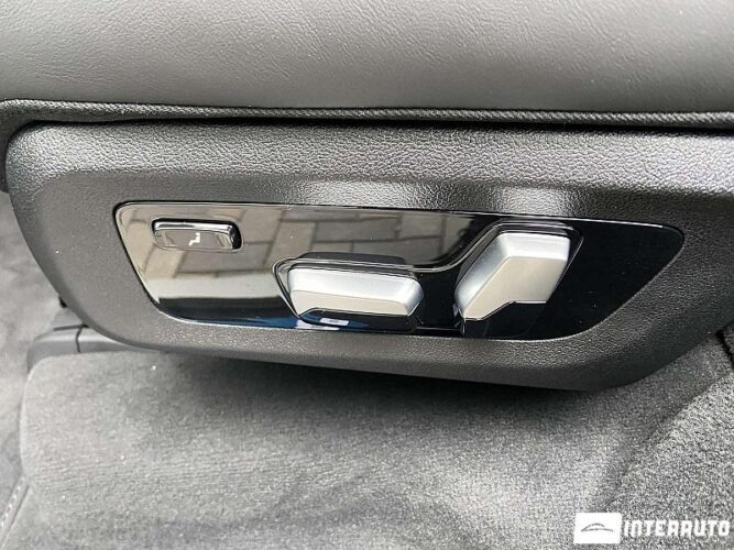 BMW X7 3.0d 69 interauto-car