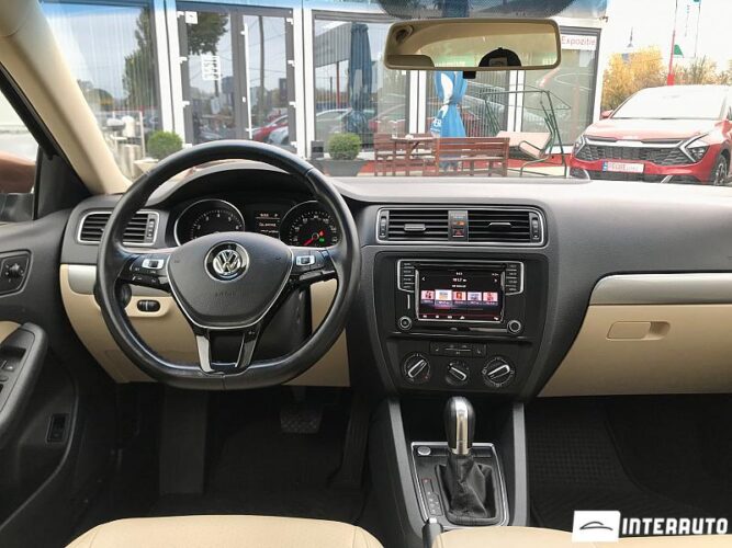 Volkswagen Jetta 36 interauto-car