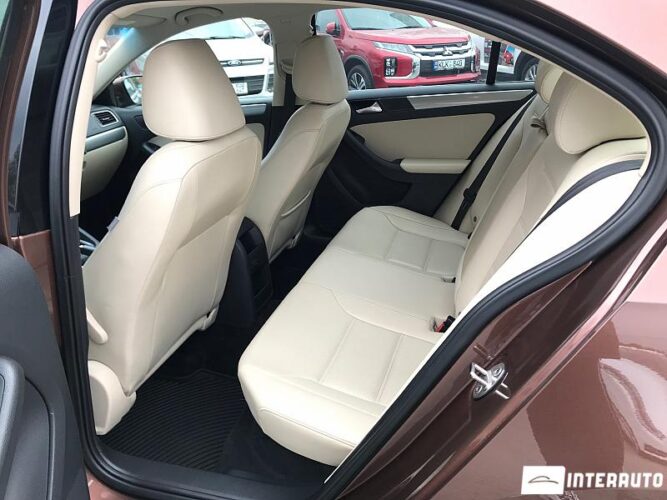 Volkswagen Jetta 35 interauto-car