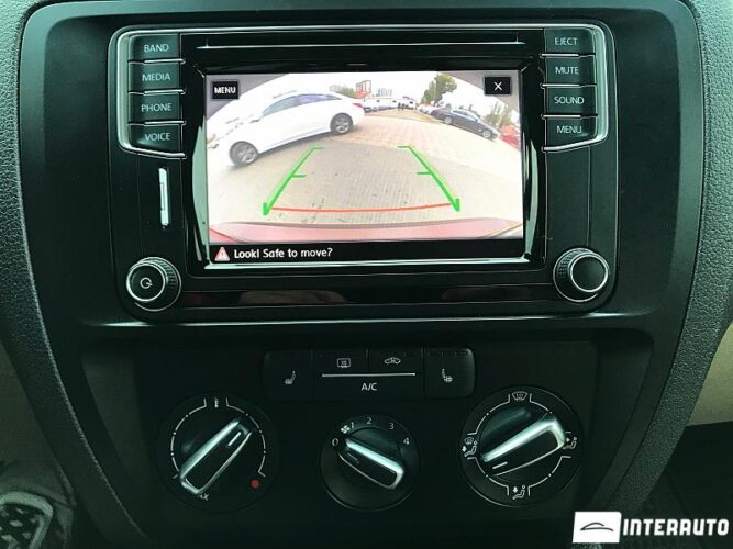 Volkswagen Jetta 38 interauto-car