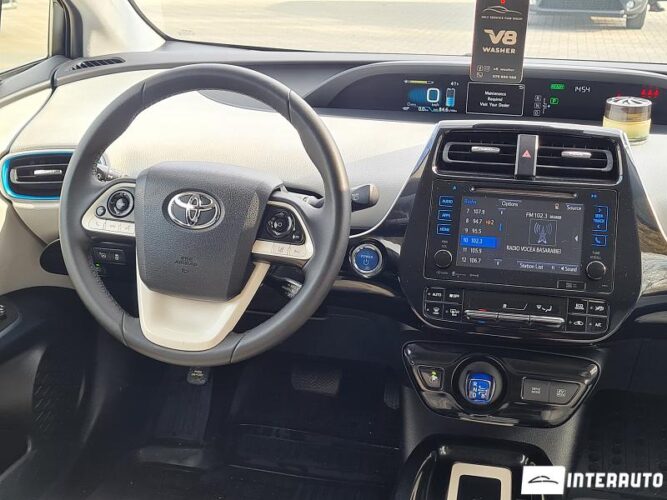 Toyota Prius 42 interauto-car