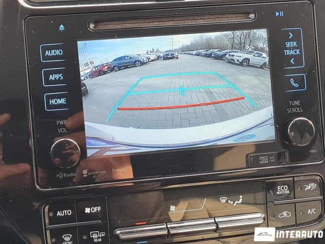 Toyota Prius 45 interauto-car