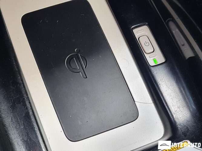 Toyota Prius 49 interauto-car