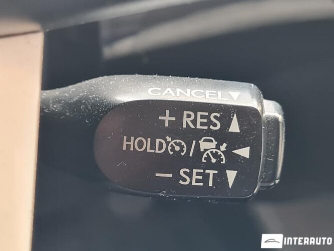 Toyota Prius 48 interauto-car