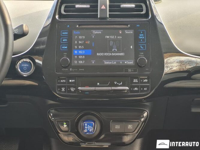 Toyota Prius 44 interauto-car