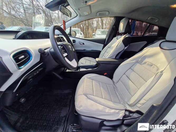 Toyota Prius 37 interauto-car