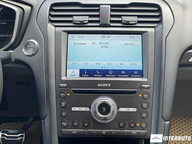 Ford Fusion 35 interauto-car