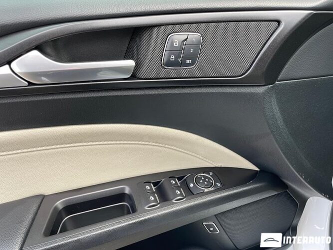 Ford Fusion 39 interauto-car