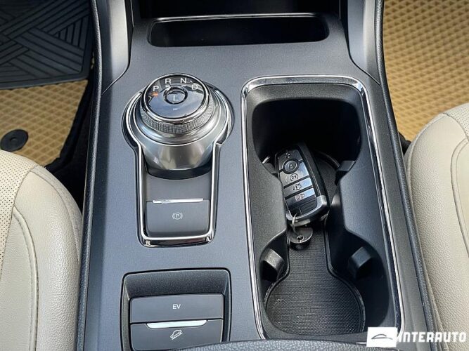 Ford Fusion 37 interauto-car