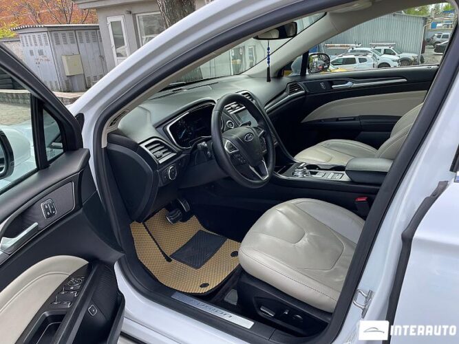 Ford Fusion 38 interauto-car