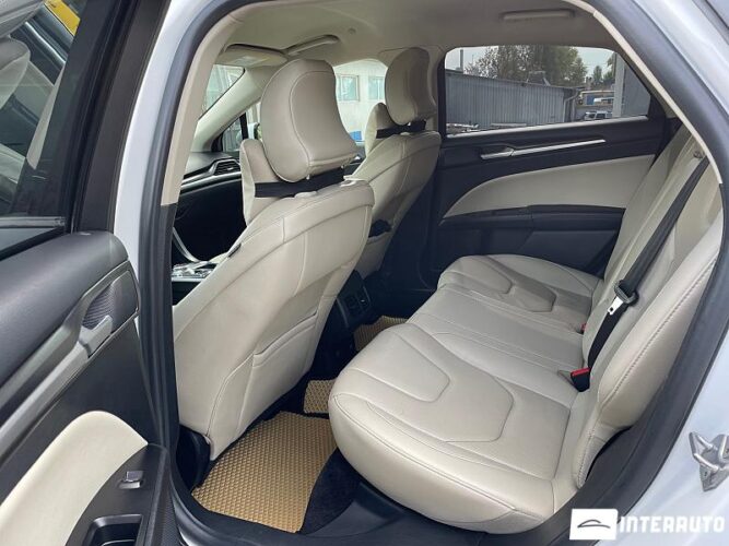 Ford Fusion 43 interauto-car