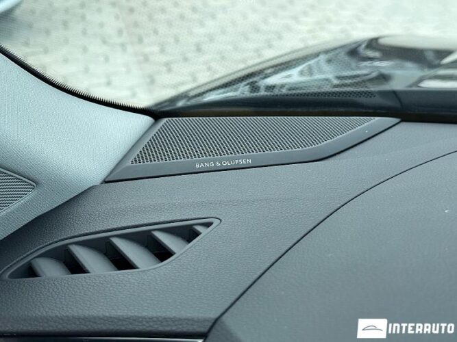 Audi Q3 56 interauto-car