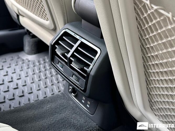 Audi Q3 51 interauto-car