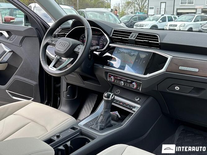 Audi Q3 46 interauto-car