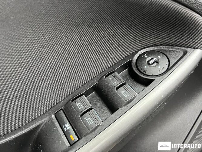 Ford Focus 49 interauto-car