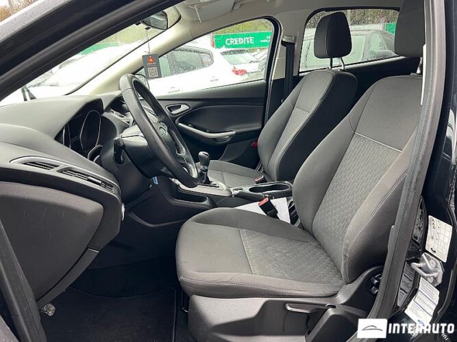 Ford Focus 38 interauto-car