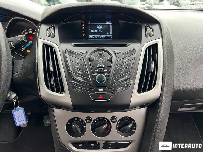 Ford Focus 43 interauto-car