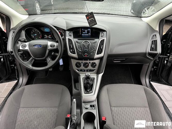 Ford Focus 39 interauto-car