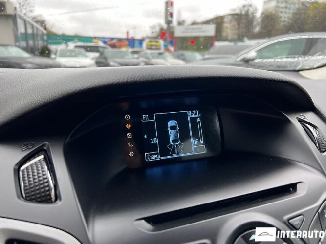 Ford Focus 42 interauto-car