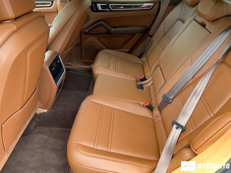 Porsche Cayenne Coupe 24 automobil-interauto