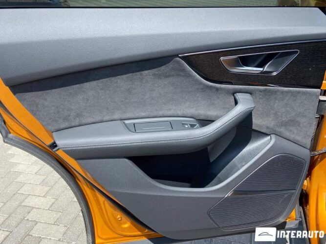 Audi Q8 50 interauto-car