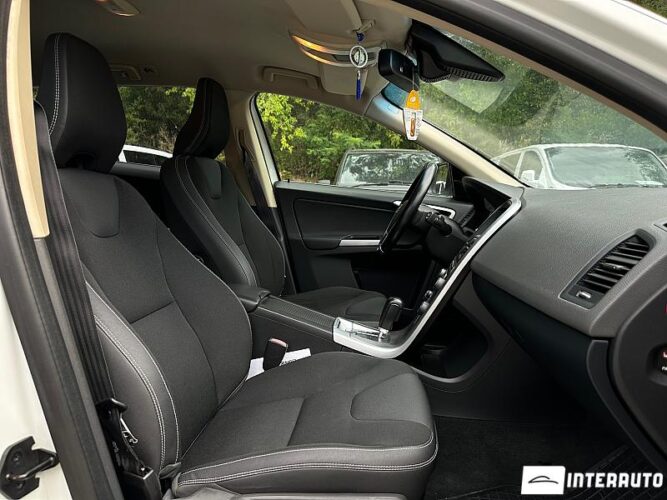 Volvo XC 60 42 interauto-car
