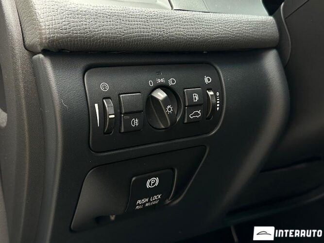 Volvo XC 60 33 interauto-car