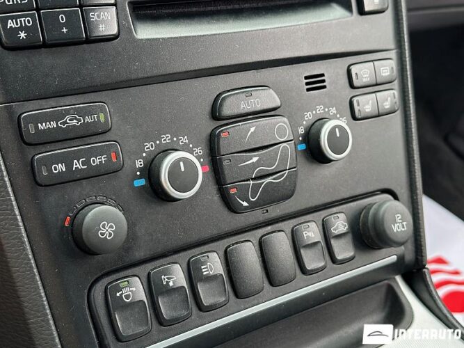 Volvo XC 90 43 interauto-car