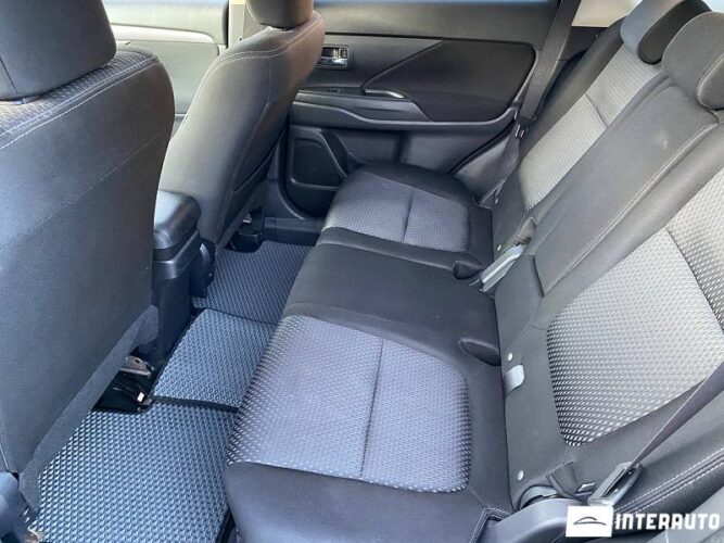 Mitsubishi Outlander 45 interauto-car