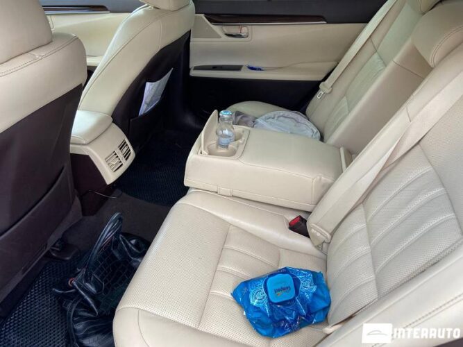 Lexus ES 300h 45 interauto-car