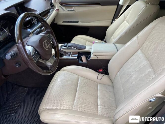 Lexus ES 300h 34 interauto-car
