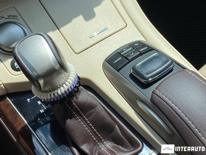 Lexus ES 300h 41 interauto-car