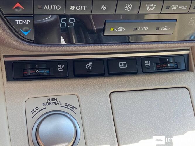 Lexus ES 300h 40 interauto-car