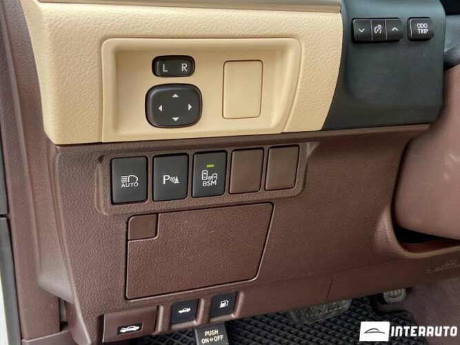 Lexus ES 300h 42 interauto-car