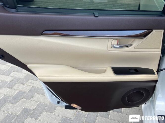 Lexus ES 300h 44 interauto-car