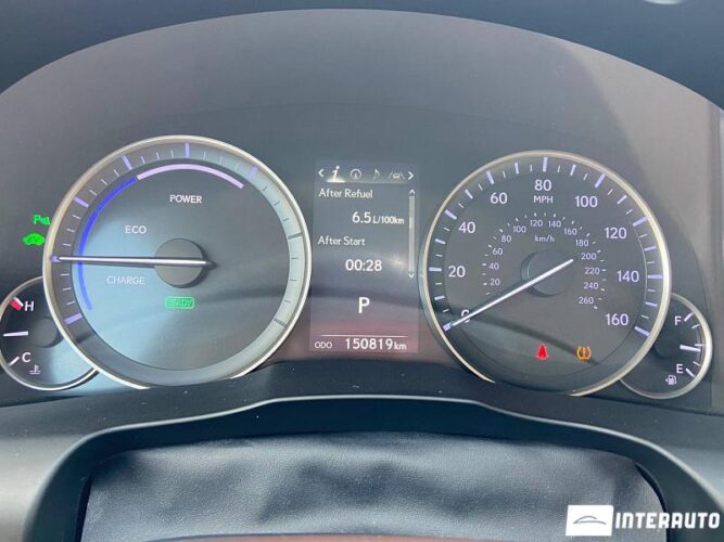 Lexus ES 300h 36 interauto-car