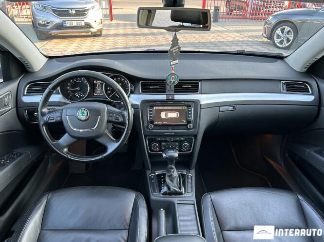 Skoda Superb 34 skoda Superb 2011
