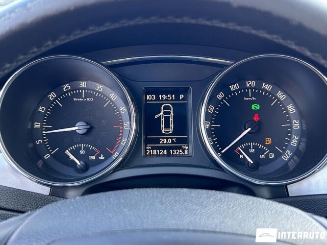Skoda Superb 37 skoda Superb 2011