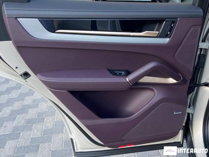 Porsche Cayenne 56 interauto-car