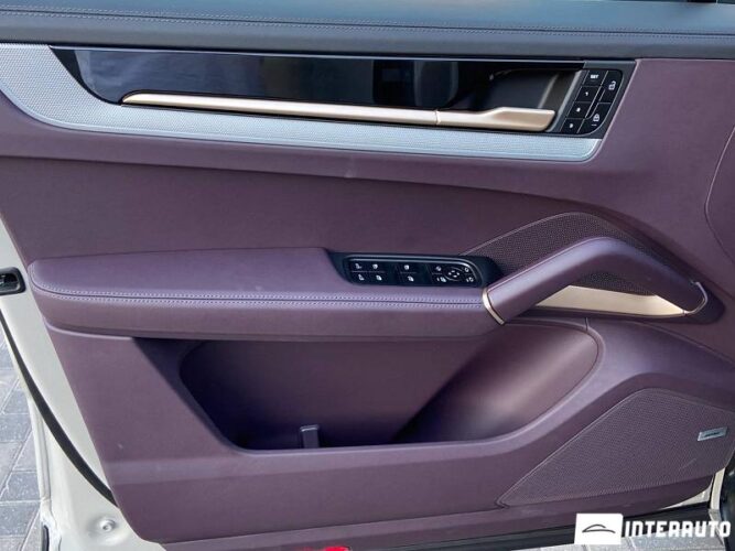 Porsche Cayenne 41 interauto-car