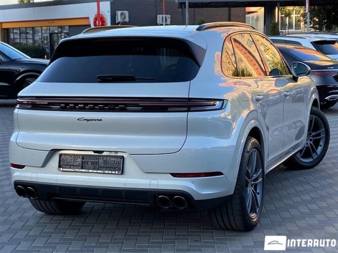 Porsche Cayenne 40 interauto-car