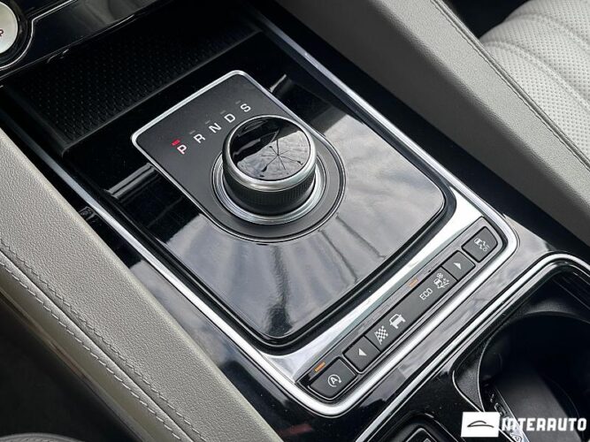 Jaguar F-Pace 54 interauto-car